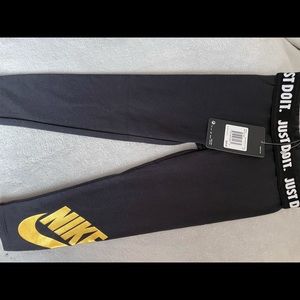 Girls Nike leggings